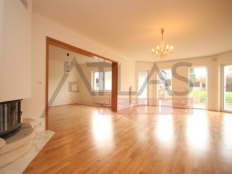 Pronájem vily 360 m², pozemek 860 m² - foto 4