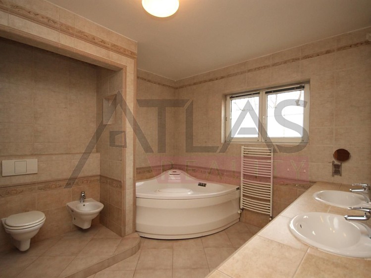 Pronájem vily 360 m², pozemek 860 m² - foto 7