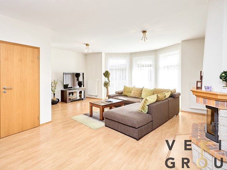 Pronájem  rodinného domu 160 m², pozemek 740 m² - foto 8