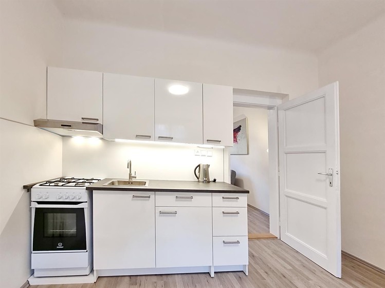 Pronájem rodinného domu 210 m², pozemek 182 m² - foto 5