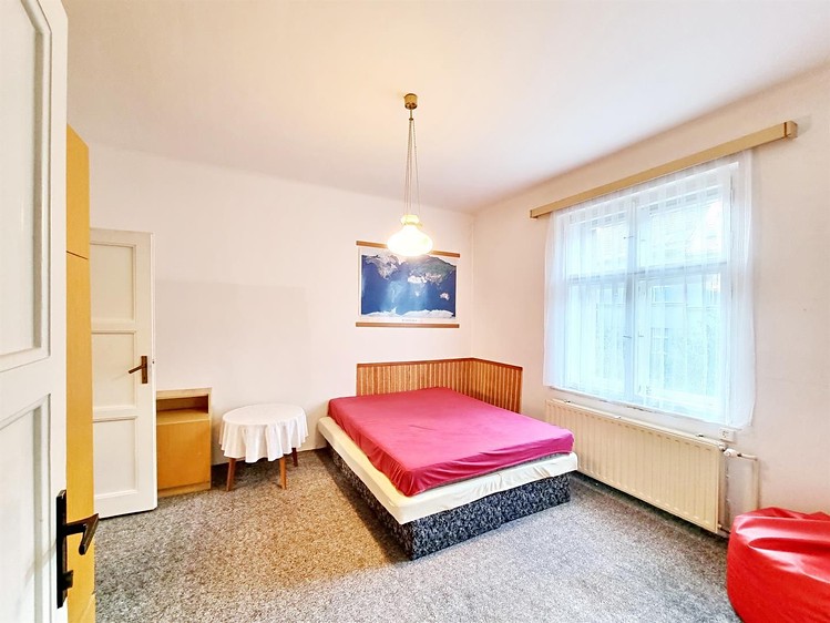 Pronájem rodinného domu 210 m², pozemek 182 m² - foto 8