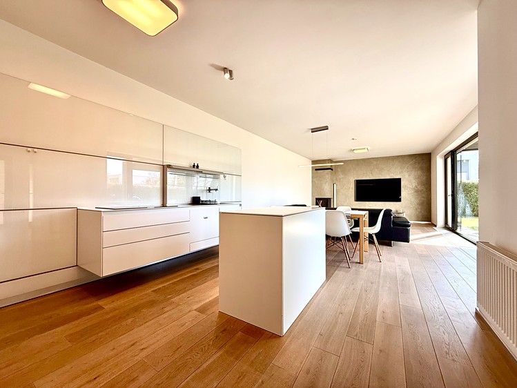 Pronájem rodinného domu 157 m², pozemek 408 m² - foto 1