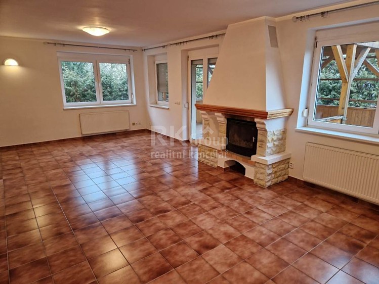 Pronájem rodinného domu 156 m², pozemek 864 m² - foto 2