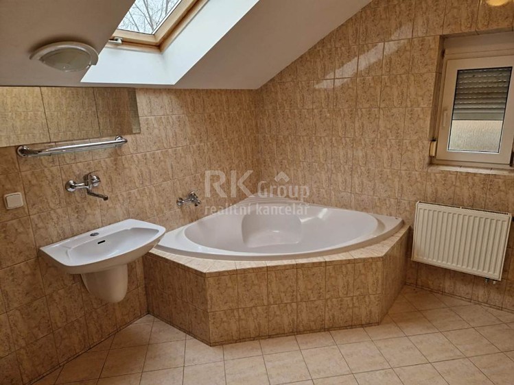 Pronájem rodinného domu 156 m², pozemek 864 m² - foto 5