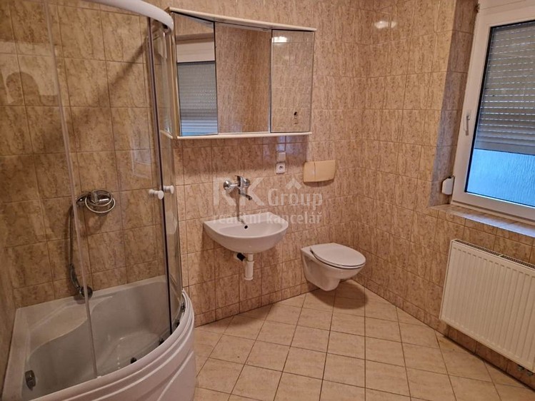Pronájem rodinného domu 156 m², pozemek 864 m² - foto 8