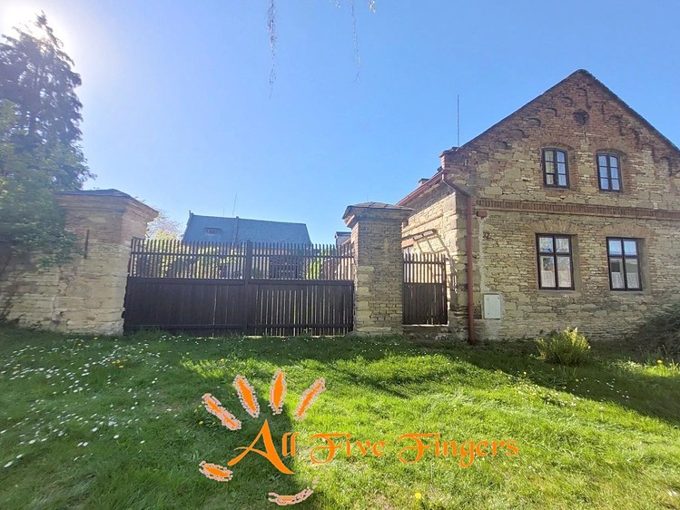 Pronájem rodinného domu 200 m², pozemek 1 310 m² - foto 2
