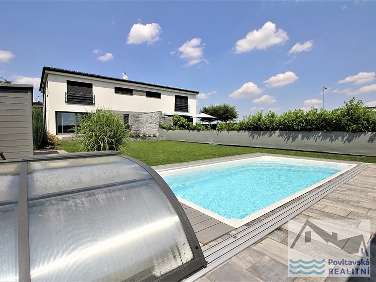 Pronájem  vily 180 m², pozemek 520 m² - foto 3