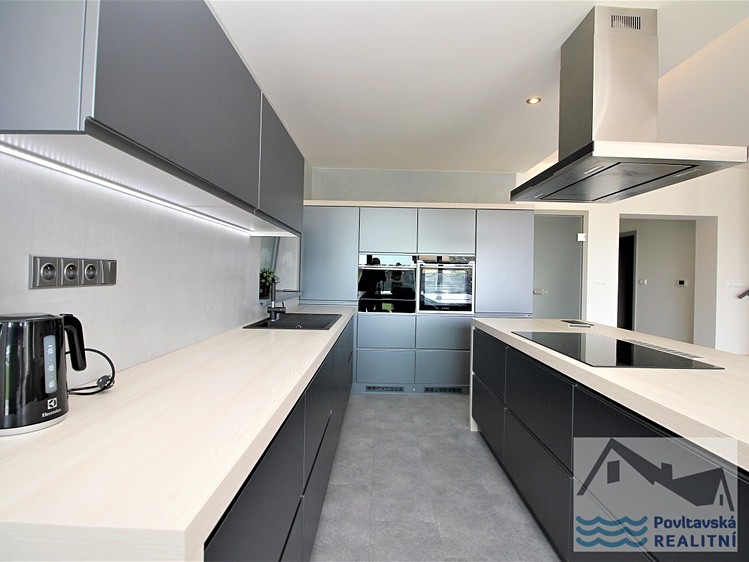 Pronájem  vily 180 m², pozemek 520 m² - foto 8