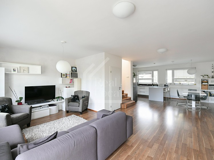 Pronájem  vily 187 m², pozemek 792 m² - foto 4