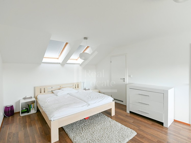 Pronájem  vily 187 m², pozemek 792 m² - foto 5