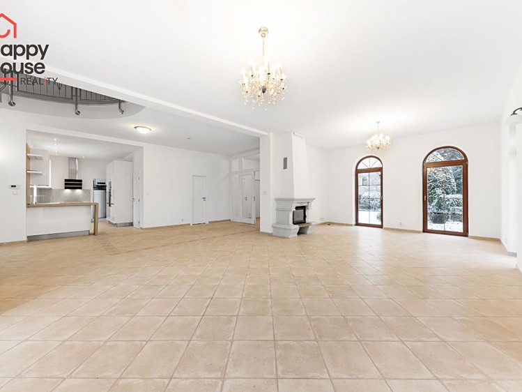 Pronájem vily 243 m², pozemek 675 m² - foto 3