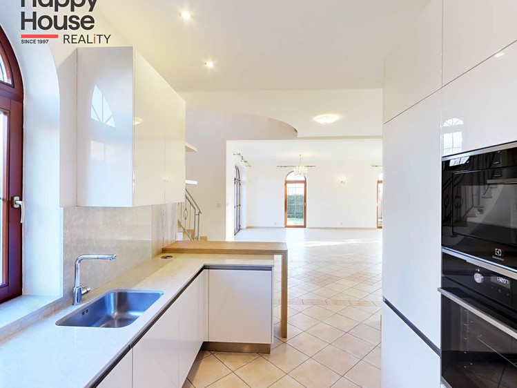 Pronájem vily 243 m², pozemek 675 m² - foto 5