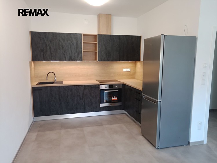 Pronájem rodinného domu 68 m², pozemek 200 m² - foto 2