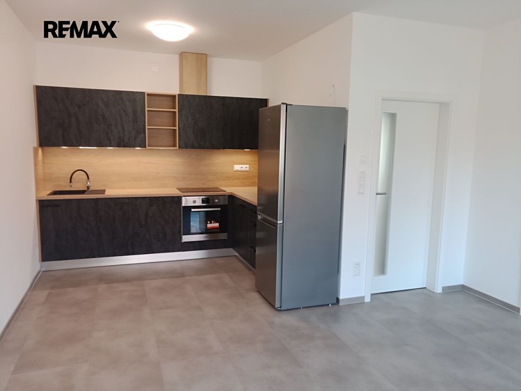 Pronájem rodinného domu 68 m², pozemek 200 m² - foto 3