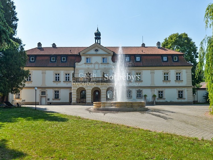Pronájem památky 600 m², pozemek 10 000 m² - foto 1