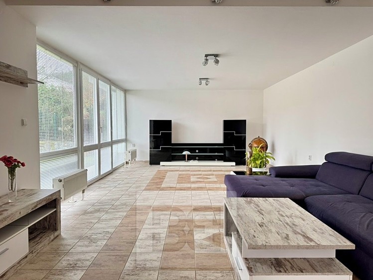 Pronájem  rodinného domu 200 m², pozemek 548 m² - foto 3