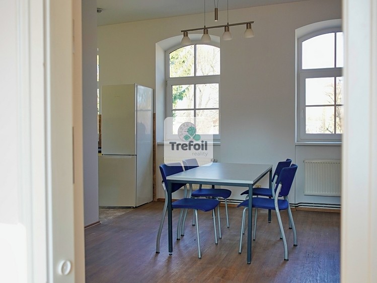 Pronájem rodinného domu 215 m², pozemek 546 m² - foto 8