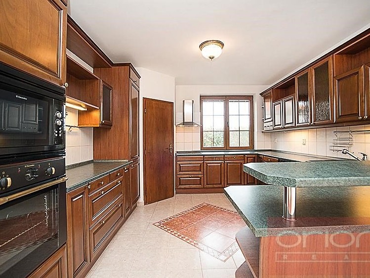 Pronájem rodinného domu 390 m², pozemek 903 m² - foto 5