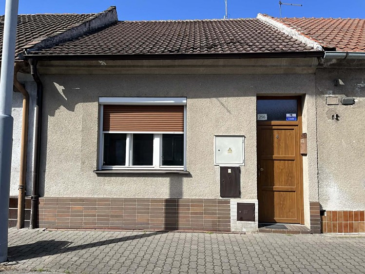 Pronájem rodinného domu 67 m², pozemek 111 m² - foto 1