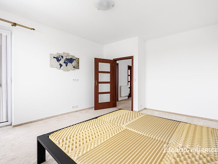 Pronájem rodinného domu 204 m², pozemek 600 m² - foto 7