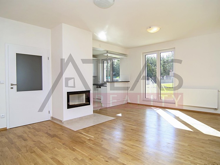 Pronájem rodinného domu 280 m², pozemek 149 m² - foto 2