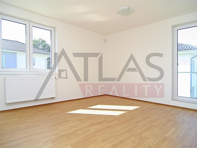 Pronájem rodinného domu 280 m², pozemek 149 m² - foto 8