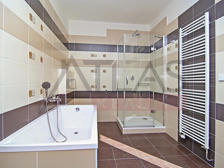 Pronájem rodinného domu 280 m², pozemek 149 m² - foto 7