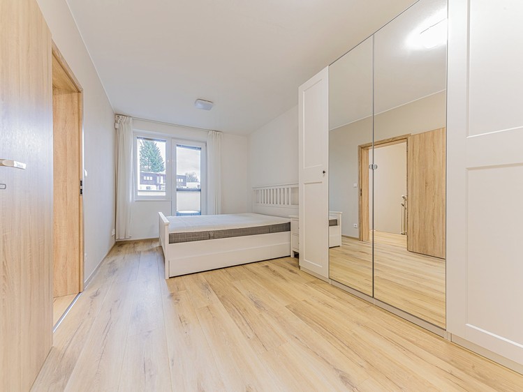 Pronájem rodinného domu 234 m², pozemek 237 m² - foto 8