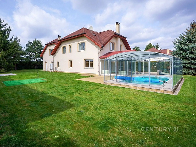 Pronájem rodinného domu 290 m², pozemek 896 m² - foto 5