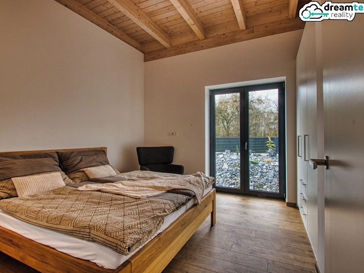 Pronájem rodinného domu 90 m², pozemek 757 m² - foto 7