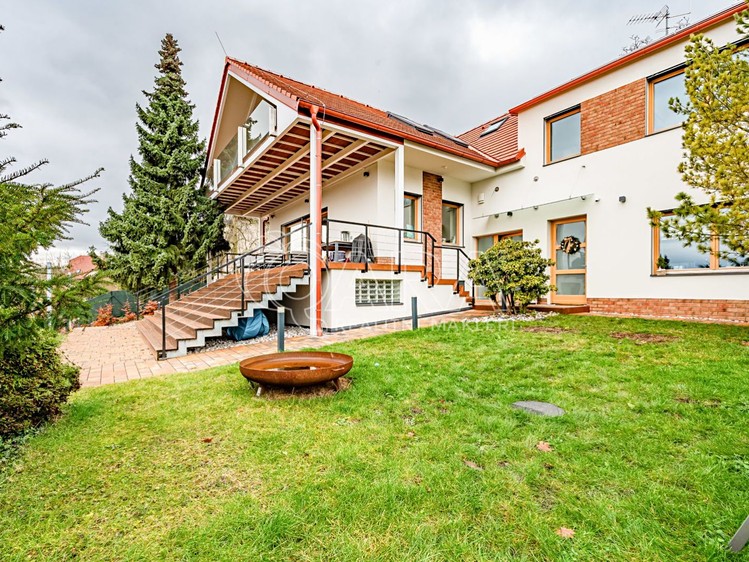 Pronájem vily 393 m², pozemek 775 m² - foto 3