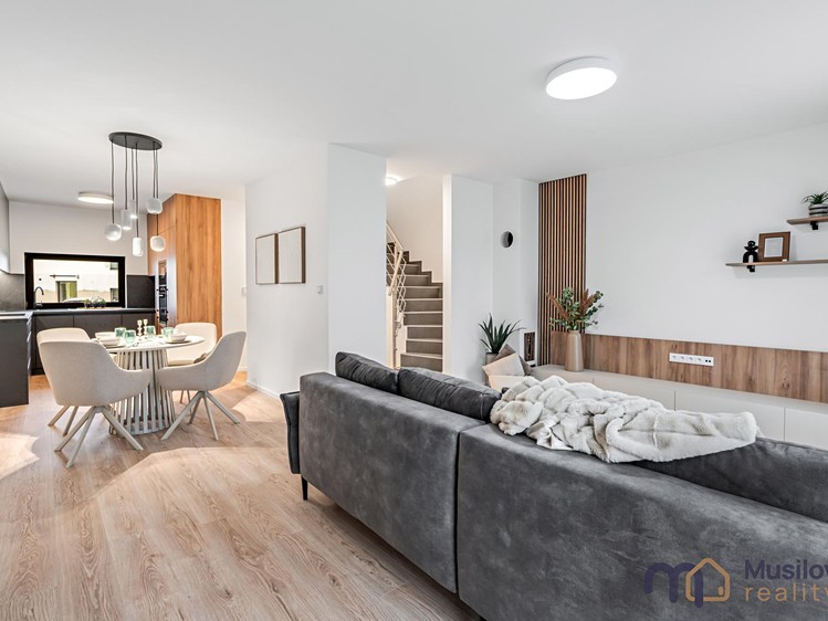 Pronájem rodinného domu 92 m², pozemek 300 m² - foto 4