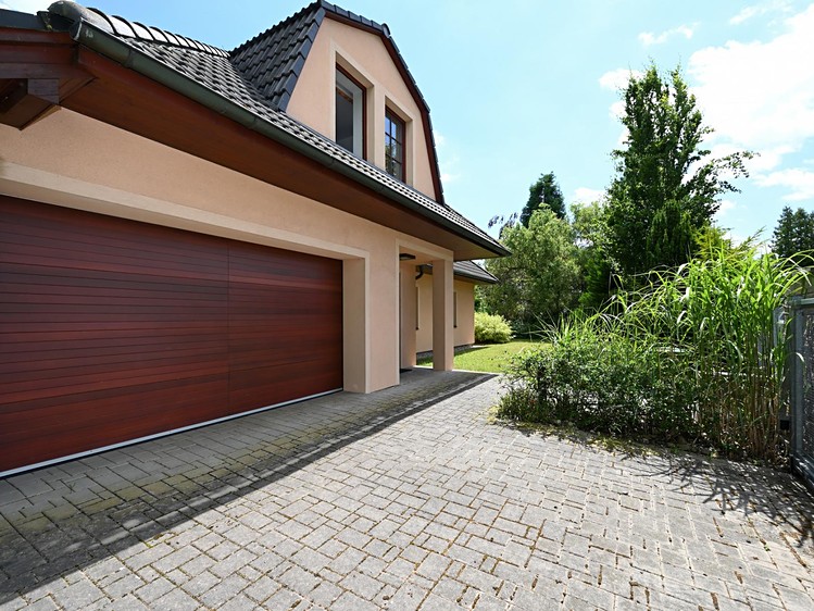 Pronájem rodinného domu 320 m², pozemek 1 269 m² - foto 7