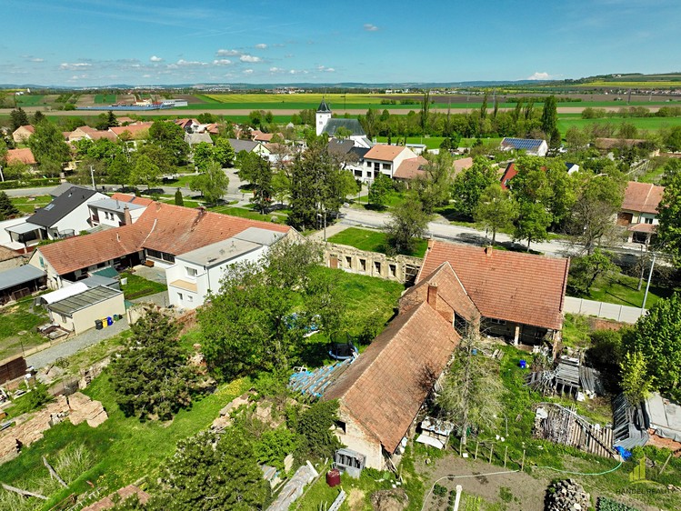 Prodej stavebního pozemku 1 252 m² - foto 2