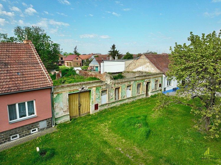Prodej stavebního pozemku 1 252 m² - foto 4