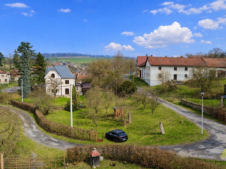 Prodej stavebního pozemku 686 m² - foto 1