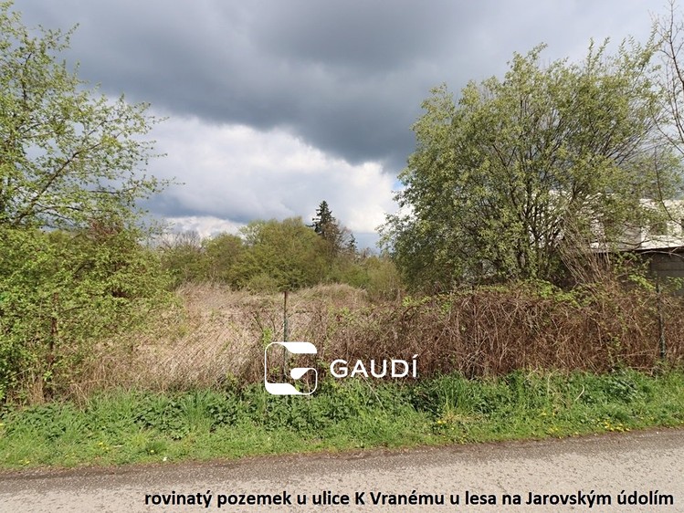 Prodej stavebního pozemku 1 106 m² - foto 1