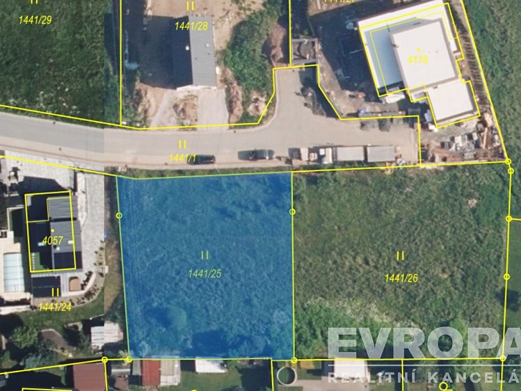 Prodej stavebního pozemku 1 252 m² - foto 4