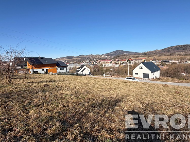 Prodej stavebního pozemku 1 252 m² - foto 2