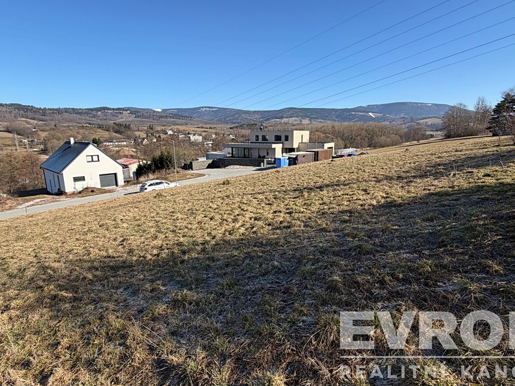 Prodej stavebního pozemku 1 252 m² - foto 1