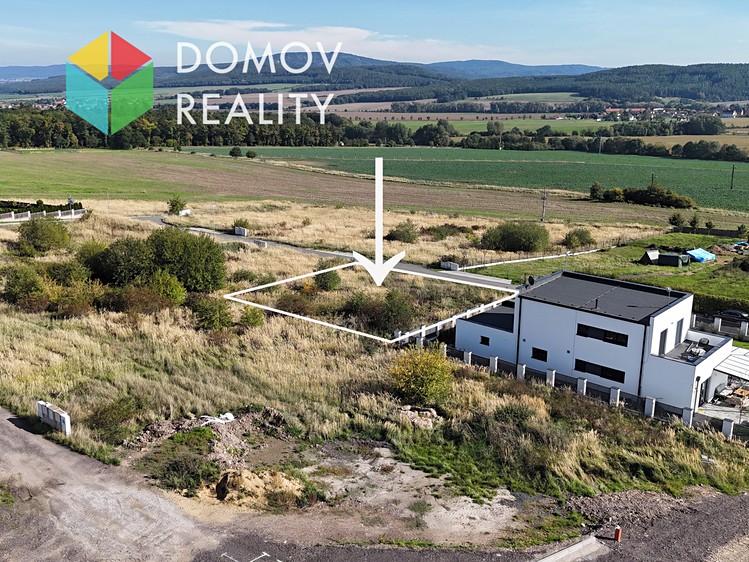 Prodej stavebního pozemku 800 m² - foto 1