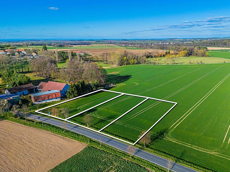 Prodej stavebního pozemku 1 468 m² - foto 1