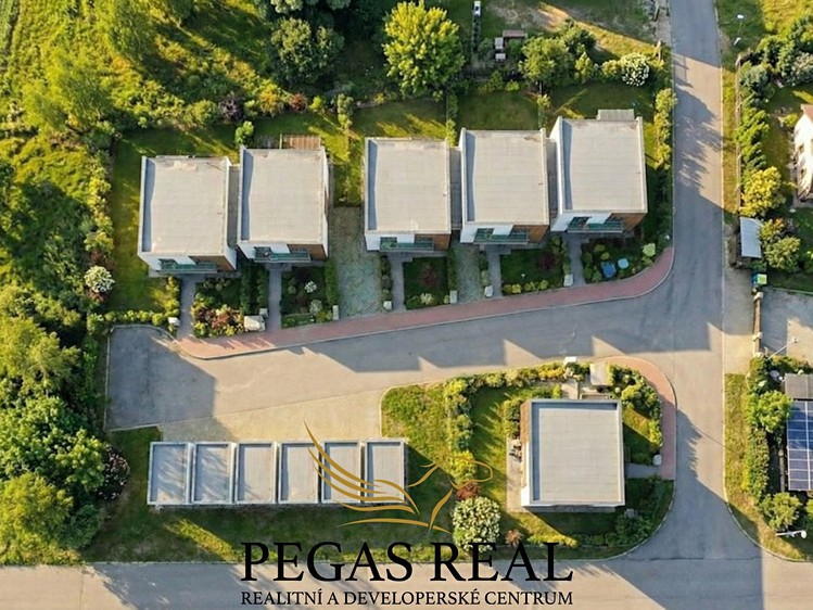 Prodej  stavebního pozemku 2 689 m² - foto 3