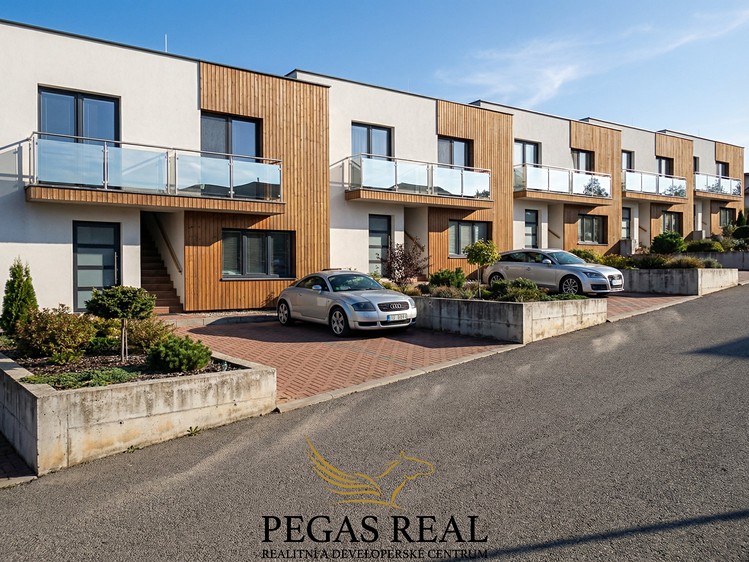 Prodej  stavebního pozemku 2 689 m² - foto 4