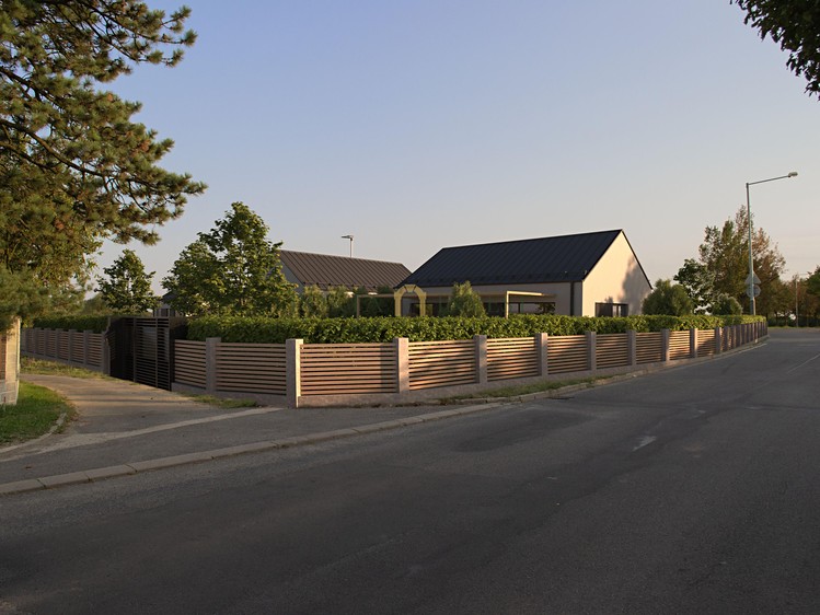 Prodej stavebního pozemku 913 m² - foto 2