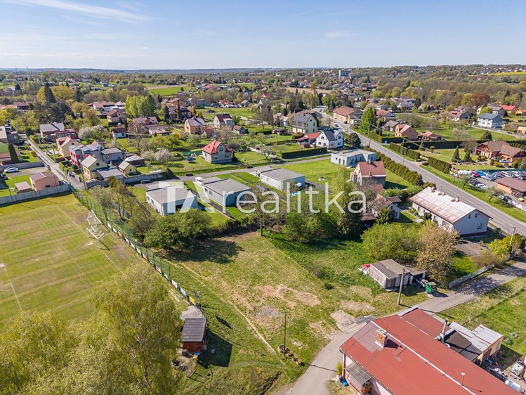 Prodej stavebního pozemku 818 m² - foto 1