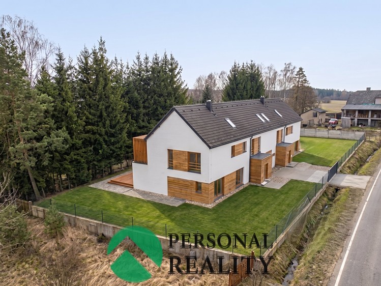 Prodej stavebního pozemku 685 m² - foto 1
