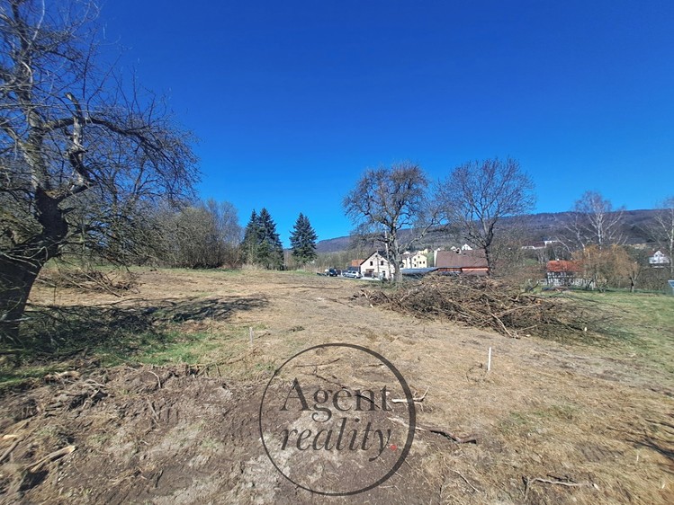 Prodej  stavebního pozemku 810 m² - foto 7