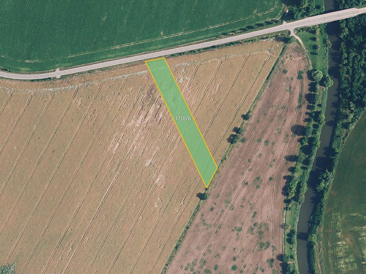 Prodej pole 2 739 m² - foto 1