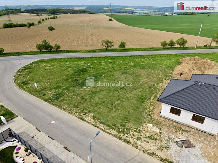 Prodej stavebního pozemku 1 065 m² - foto 4
